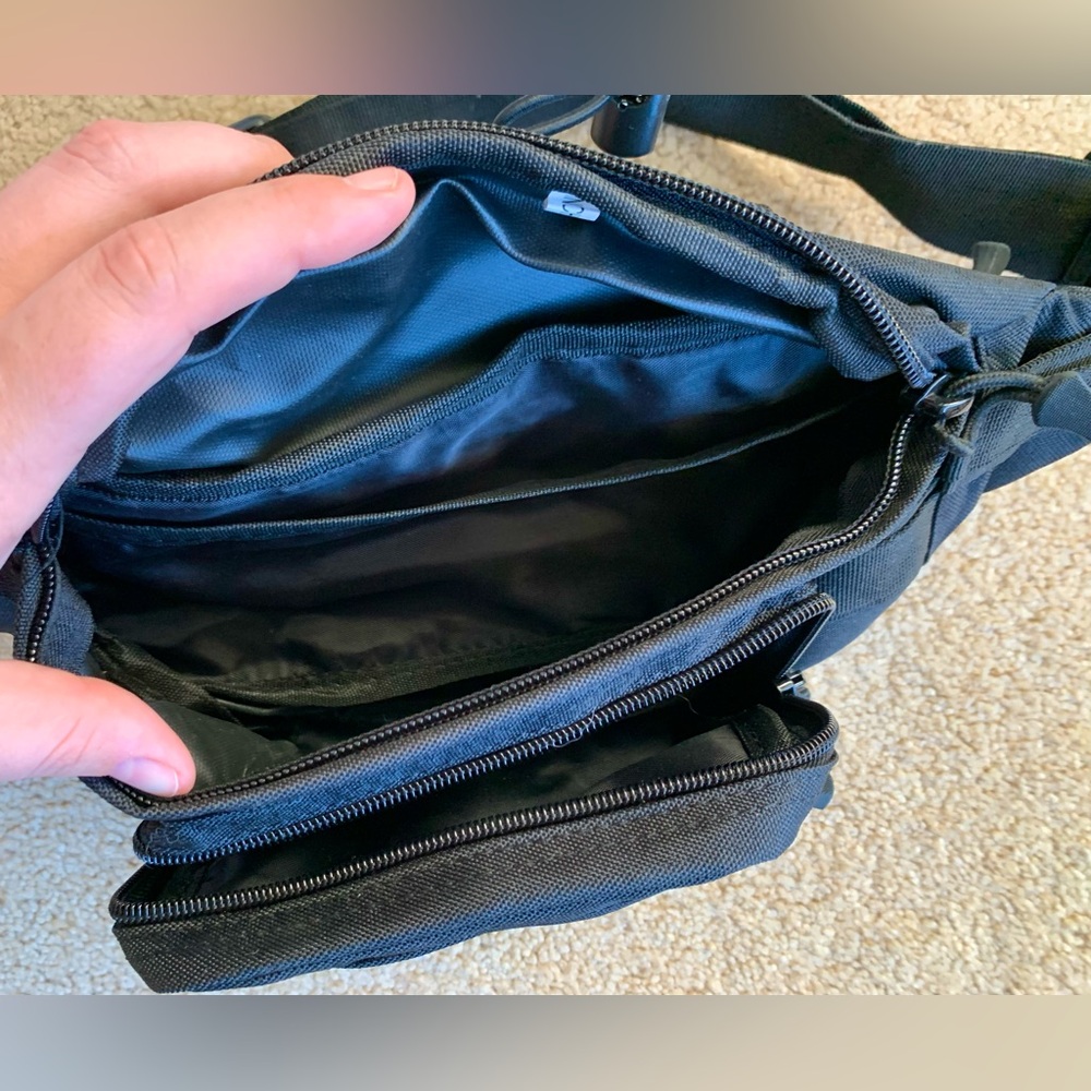 MONTA Street Soccer Men’s Black Cross Body Waist Bag Adjustable NWOT - Picture 4 of 10